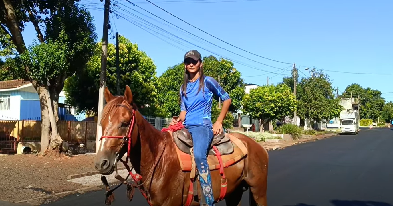 Apolo e Mariane: A rotina de amizade e liberdade que percorre as ruas do Bairro Botafogo